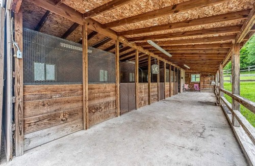 Annetta North House | Beautiful 3 br 3 bath home with pool just minutes from Fort Worth