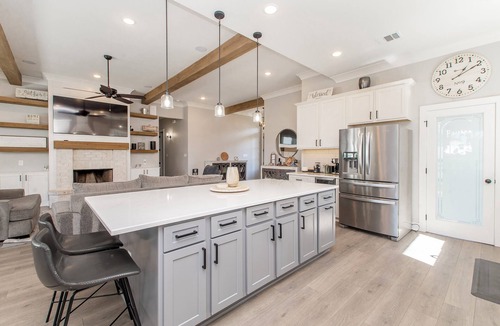 Hammond House | Beautiful 4 bedroom 3 1/2 bath home sitting on a fenced in 2 acre lot