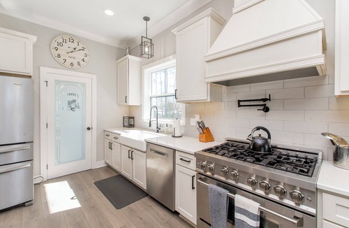 Hammond House | Beautiful 4 bedroom 3 1/2 bath home sitting on a fenced in 2 acre lot