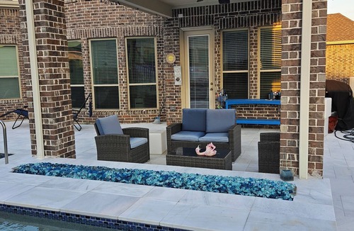 Santa Fe House | Beautiful 5 + bedroom house near Galveston with game/media room, pool & hot tub
