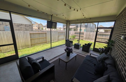 Rosenberg House | Beautiful 6-bedroom 5-bth home with comfort, amenities, space, & southern charm.