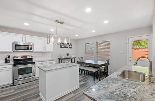 San Antonio House | Beautiful and Spacious, Home - Great location!
