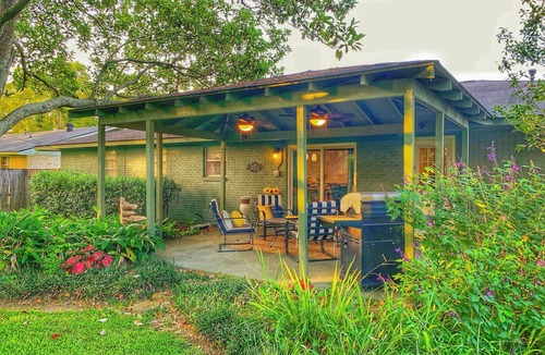 South Baton Rouge House | Beautiful botanical 4-bedroom 2 bath house in peaceful Baton Rouge neighborhood