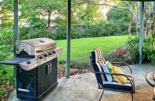 South Baton Rouge House | Beautiful botanical 4-bedroom 2 bath house in peaceful Baton Rouge neighborhood