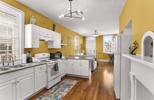 Bywater House | Beautiful Bywater Retreat with Private Patio
