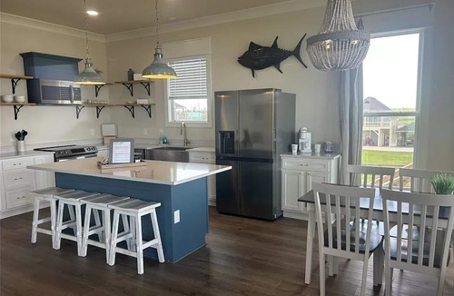Hackberry House | Beautiful camp in Angler Bay! Come enjoy the best of Hackberry.