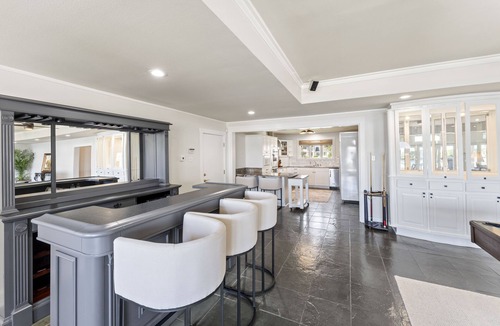 New Roads House | Beautiful False River Home on water w/Dock
