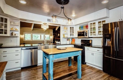 Simonton House | Beautiful Farmhouse with serene environment. 4+ acres beautiful landscape.