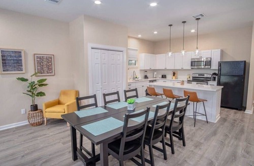 Nevada Street House | Beautiful Fenced 3BR 2BA Near Exciting Downtown