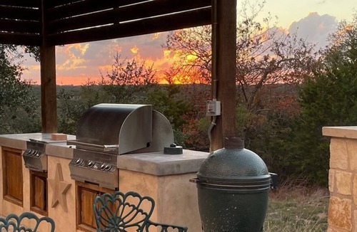 Dripping Springs House | Beautiful Hill Country House on 28 Acres with pool, hot tub and fire pit.