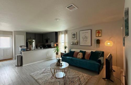 San Antonio House | Beautiful home eight minutes away from Brooks corner shopping center and hospital