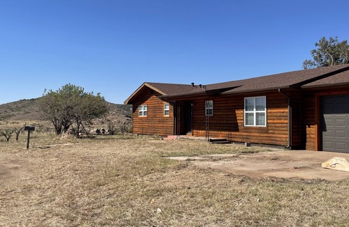 Kiowa County House | Beautiful home in the Wichita mountains, with stunning views