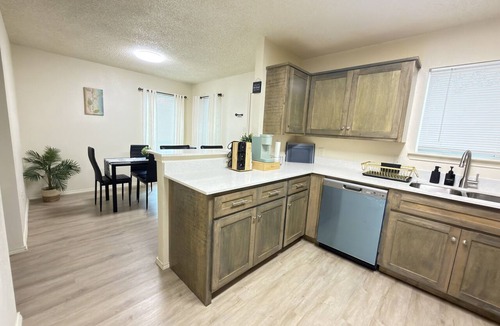 West Arlington House | Beautiful home near AT&T stadium with Wi-Fi/Netflix