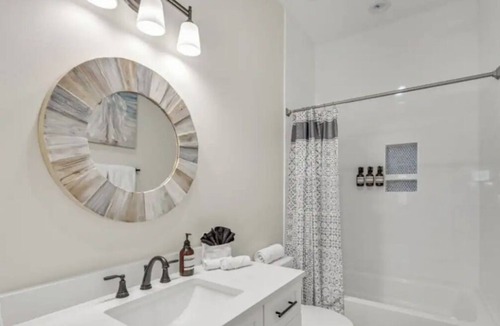 Behrman House | Beautiful home quiet neighborhood. We’re five minutes from Bourbon Street.