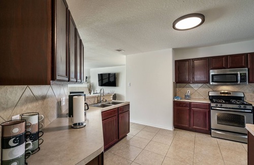 College Park House | Beautiful House like New