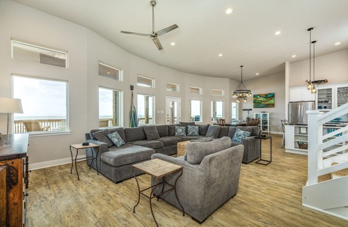 Surfside Beach House | Beautiful inside and out! "Bluewater Bungalow"