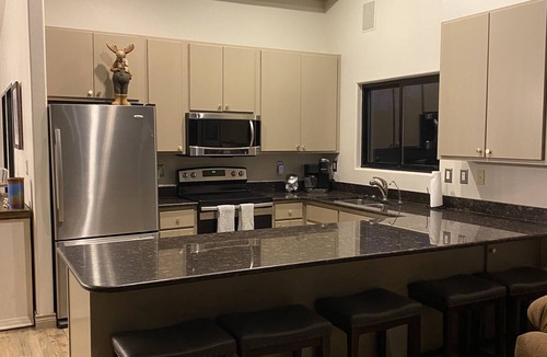 Lakeway House | Beautiful Lakeside Guesthouse with Pool and Hot Tub