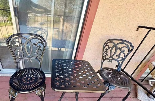 Garland Condo | Beautiful Lakeview 2BR Condo -Modern & Cozy with Pool