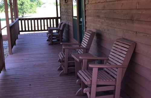 Mesquite Cabin | Beautiful Modern 3-Bedroom Red Cedar Cabin