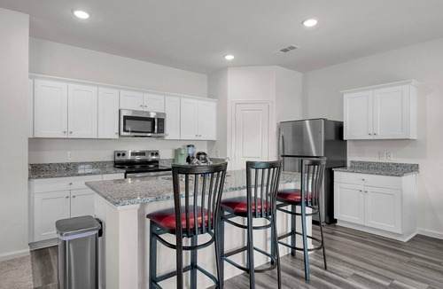 Montgomery House | Beautiful New Build + Central Location + King Bed & Tv's in Every Room