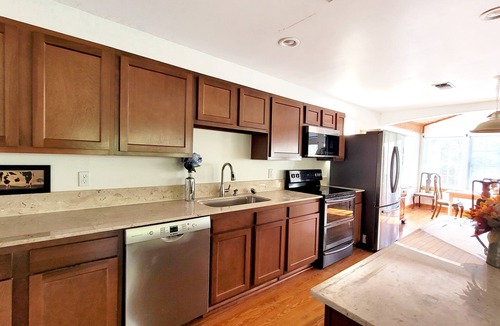 Covington House | Beautiful, peaceful country guest house with pond