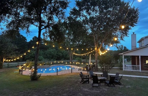 Waller County House | Beautiful Private 30 Acre Nature Retreat/Pool Ideal for family/groups sleeps 16