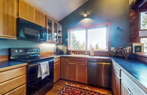 Eastsound Cabin | Beautiful Secluded Cabin with Stunning Bay Views and Private Deck