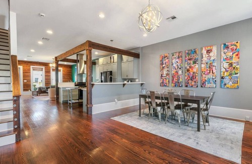 Faubourg Lafayette Villa | Beautiful Townhome Steps From Saint Charles Ave