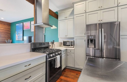 Faubourg Lafayette Villa | Beautiful Townhome Steps From Saint Charles Ave