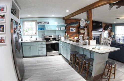 Wills Point House | Beautiful Waterfront Lake House