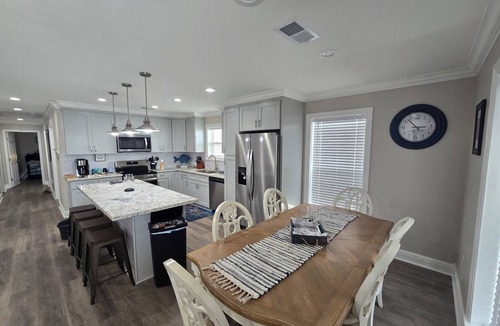 Venice House | Beautiful Waterfront 3Bdr/2 Bath in Venice Marina REMODLED NO BOAT SLIP OR ICE