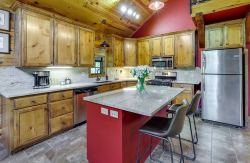 Sylvan Shores Cabin | Beaver Lake Vacation Rental w/Private Hot Tub!