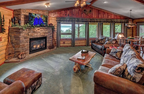 Sylvan Shores Cabin | Beaver Lake Waterfront Homestead House with Hot Tub ON Beaver Lake w/Dock/Slips. Rate is based on 2 people
