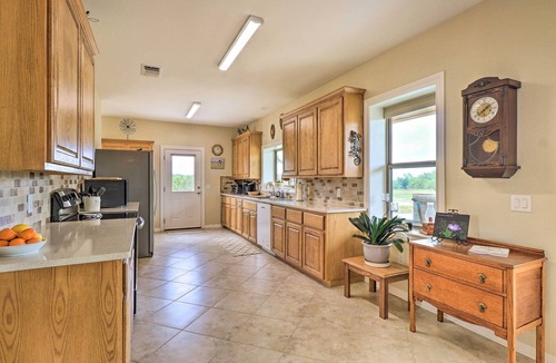 Oatmeal House | Bertram Ranch Property w/Patio & Gas Grill!