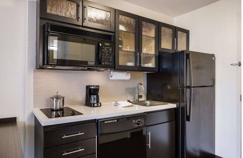 Far North Dallas Apartment | Best Value, Quality Stay! 3 Spacious Units, Near Addison Airport, Pet-Friendly