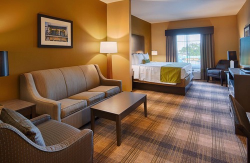 Kenner - Louis Armstrong International Airport Hotel | Best Western Plus New Orleans Airport Hotel