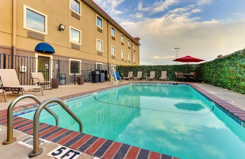 Wichita Falls Hotel | Best Western Plus University Inn & Suites