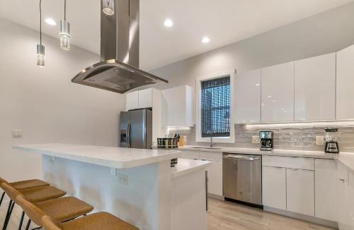 Mid-City House | Bienville Villas: Brand New 4BR