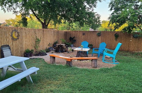 Saginaw House | Big and Cozy Retreat Near Stockyards, 15 minutes from everything Fort Worth!