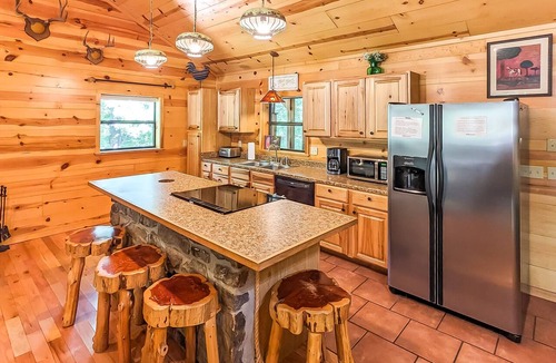 Newnata House | Blanchard Cabin in the Woods ~ close to caverns