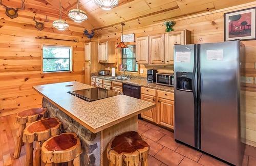 Newnata House | Blanchard Cabin in the Woods ~ close to caverns