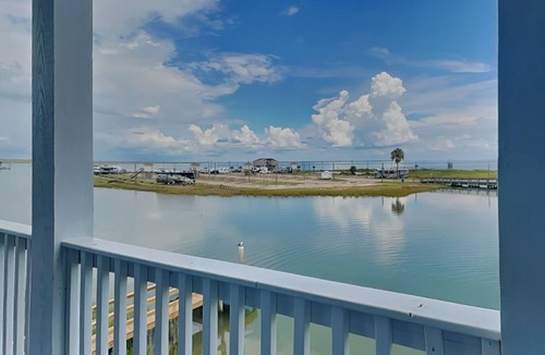 San Luis House | Blissful Blue Oasis | Bayfront, Water Views