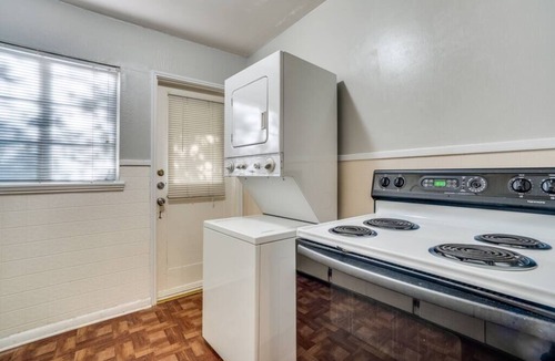 Uptown Condo | Blissful Stay in Alamo Heights