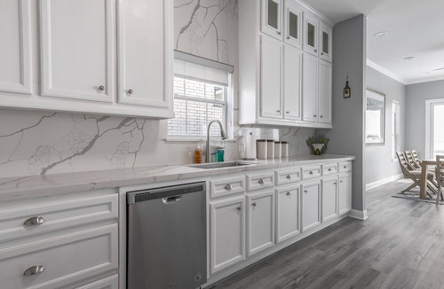 Clear Lake Shores House | Blue Bay Waterfront Retreat – 230 ft Private Pier + Steps to Kemah Boardwalk!