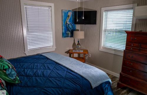 Grand Isle Hotel | Blue Dolphin Inn and Cottages