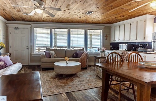Grand Isle Cottage | Blue Dolphin Inn and Cottages