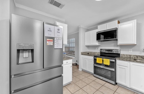 Converse House | Blue Yard Homes Spacious Family Stay Near Randolph AFB PS5 + Backyard