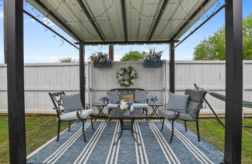 Lake Dallas House | Boat & Fish on Lewisville Lake: Pet-Friendly Haven