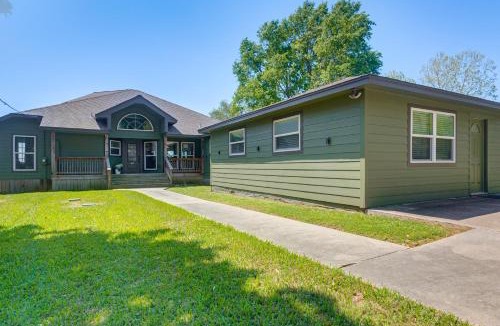 West Livingston House | Boat, Fish, Unwind! Lakefront Livingston Getaway