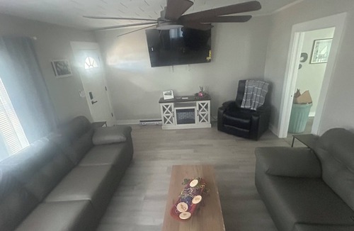 Reddell House | BON TEMPS IN BIG MAMOU -STEPS FROM FREDS LOUNGE & 6th st